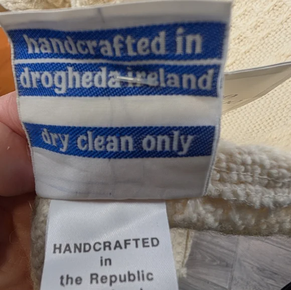 VINTAGE Wool Shawl Made In Ireland NWT 58x36 - Picture 5 of 11